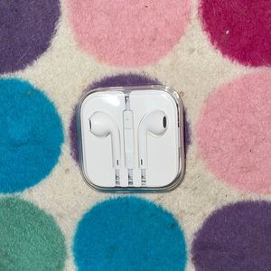 MOVING SALE ADDITIONAL 10%-30%  PLUS DISCOUNTED SHIPPING* NEW! APPLE EARPODS